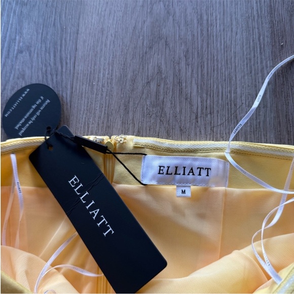 elliatt evee yellow 3d floral applique strapless fitted maxi dress medium NEW - Picture 11 of 14